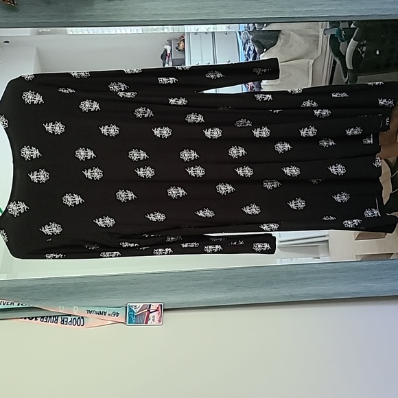 Old Navy long sleeved dress - Picture 2 of 8